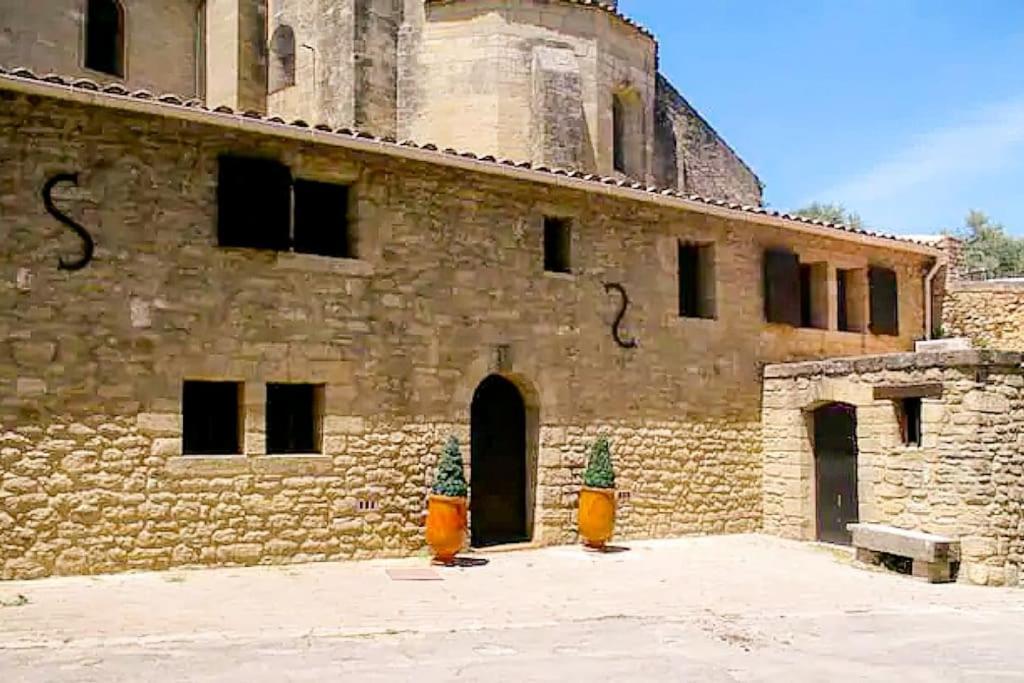 Gite En Provence Proche Avignon Sauveterre  Екстериор снимка