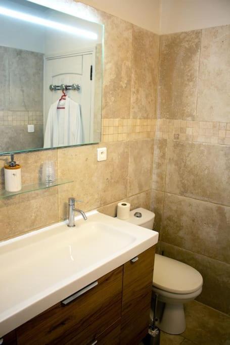 Gite En Provence Proche Avignon Sauveterre  Екстериор снимка
