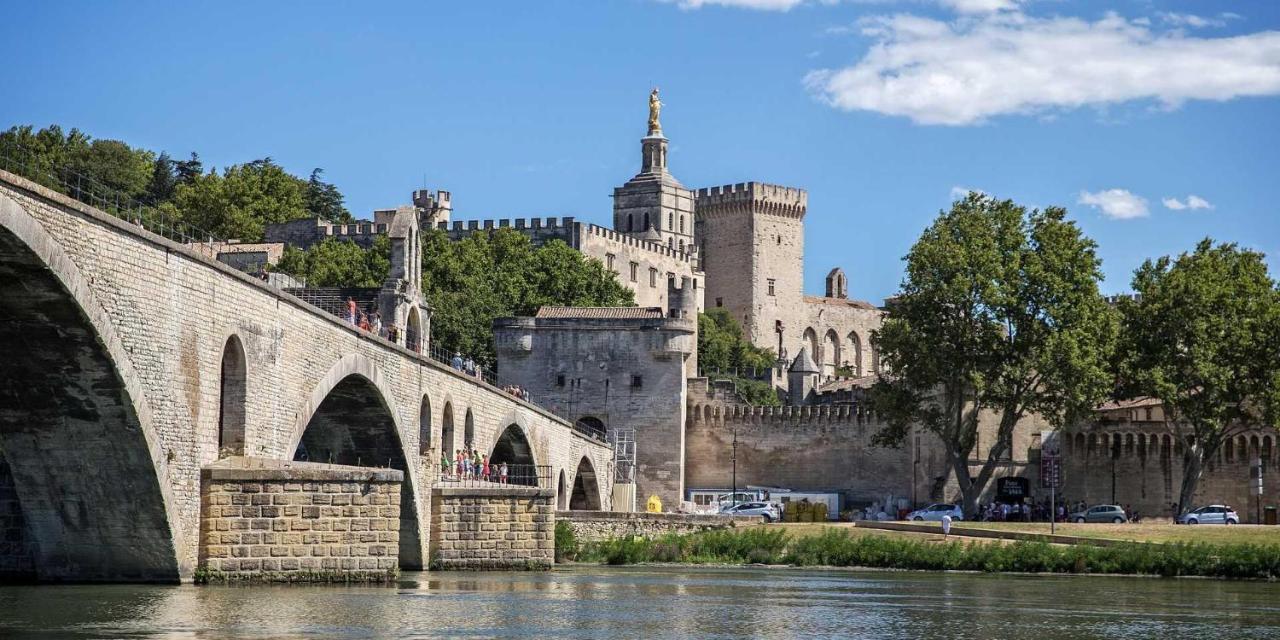 Gite En Provence Proche Avignon Sauveterre  Екстериор снимка